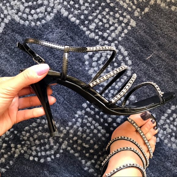 ❗️SIZE 1️⃣0️⃣❗️BLACK SILVER STONE STRAP HEELS! 💎 - Picture 7 of 8